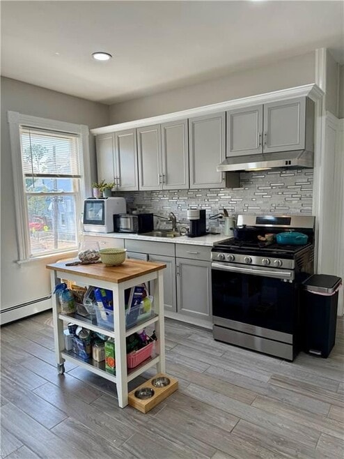 Building Photo - 57 Robin St