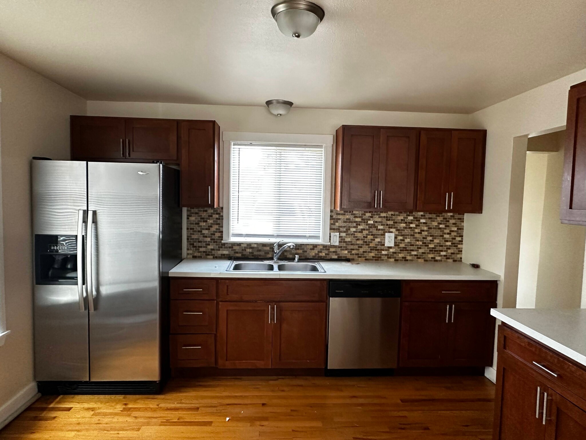 Building Photo - 823 E 64th St