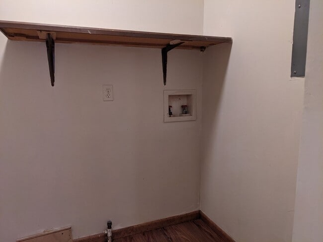 Building Photo - 4803 Appleton Ave