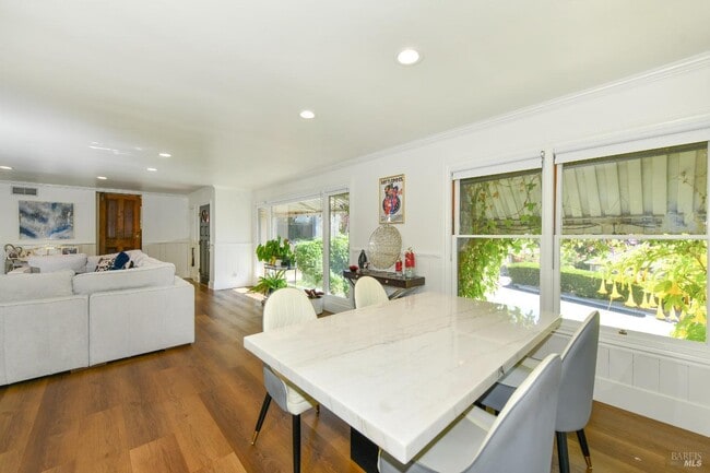 Building Photo - 4 Ramona Ave