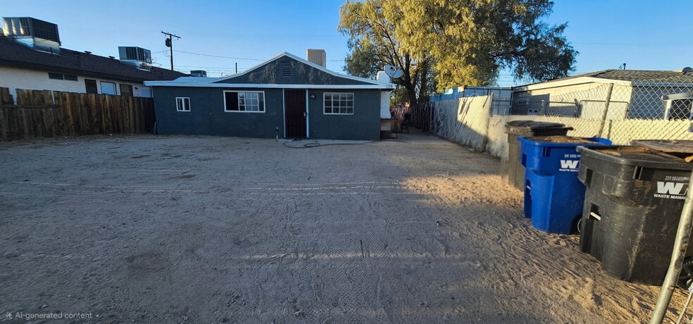 Building Photo - 328 W Wilson Ave