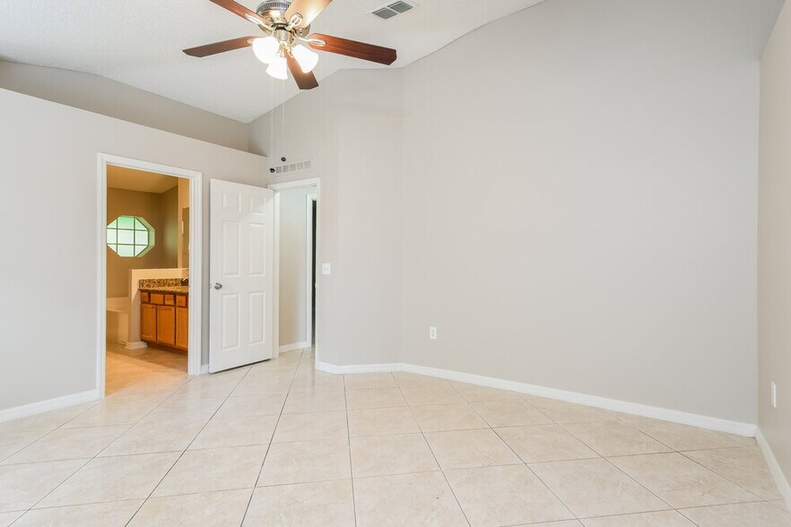 Building Photo - 2989 Elbib Dr