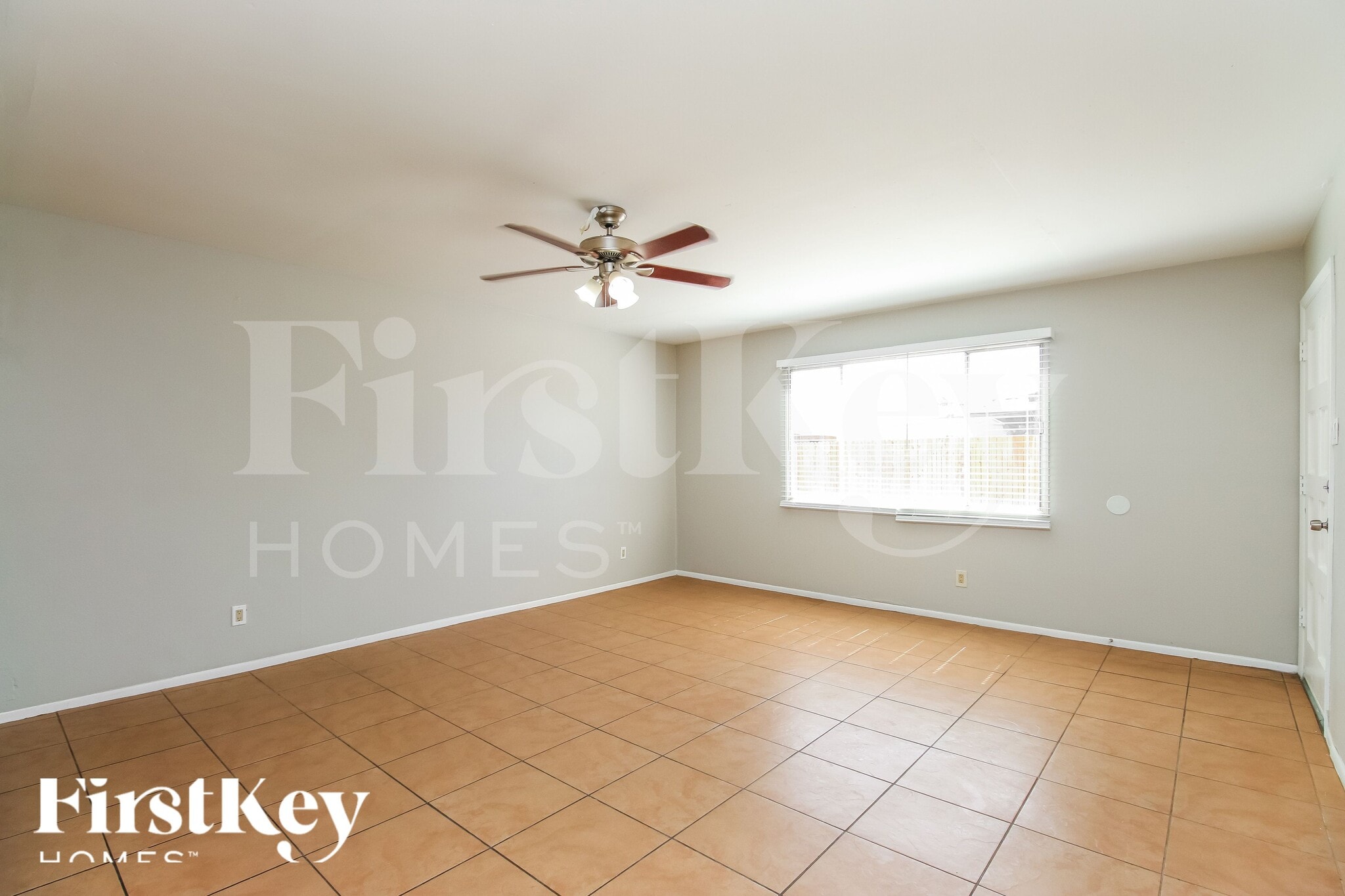 Building Photo - 5213 S 47th Pl