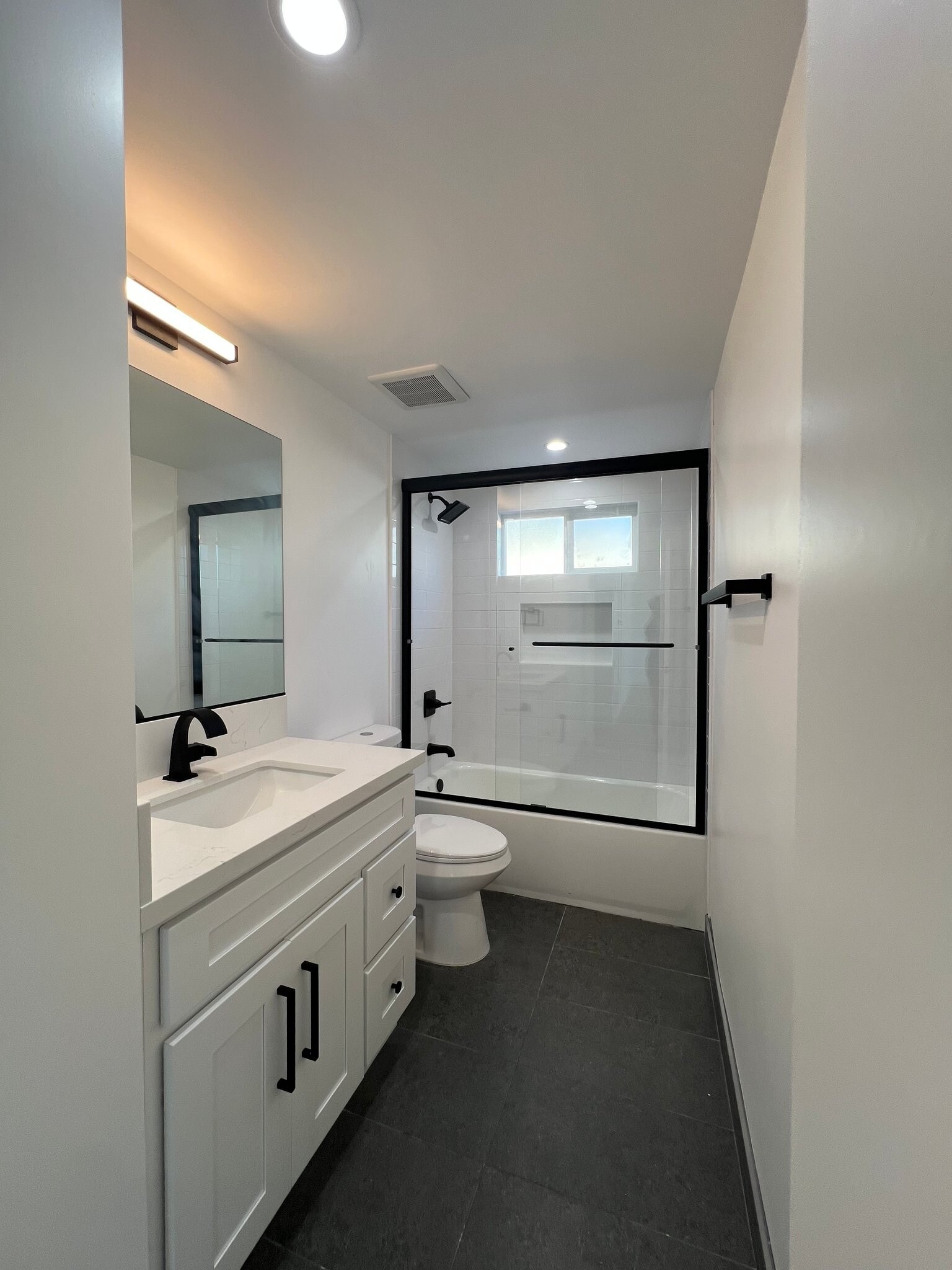 Building Photo - 4816 Hedda St