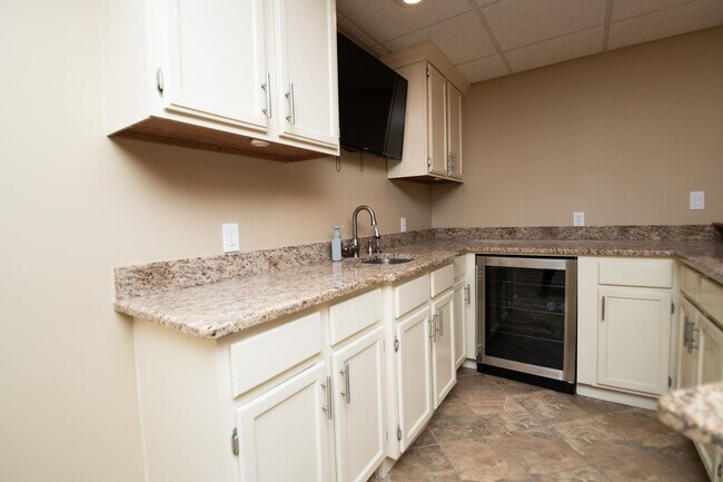 Building Photo - 405 Galway Dr
