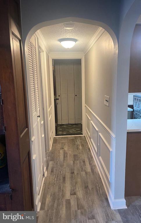 Building Photo - 201 S Augusta Ave