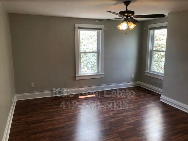 Building Photo - 230 Magazine St