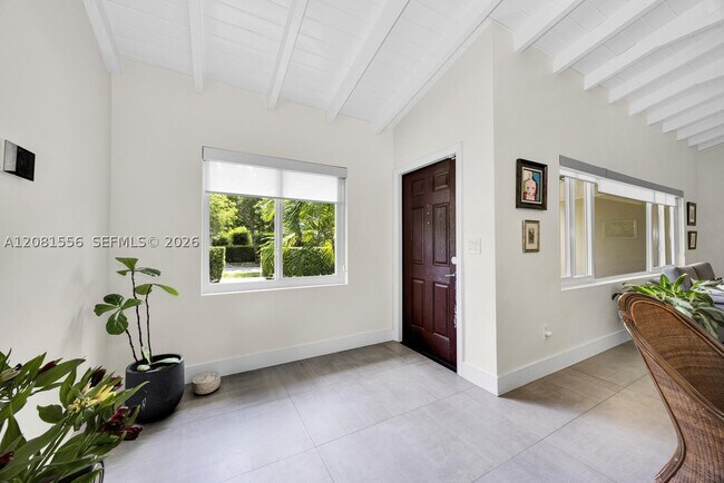 Building Photo - 6610 Santona St