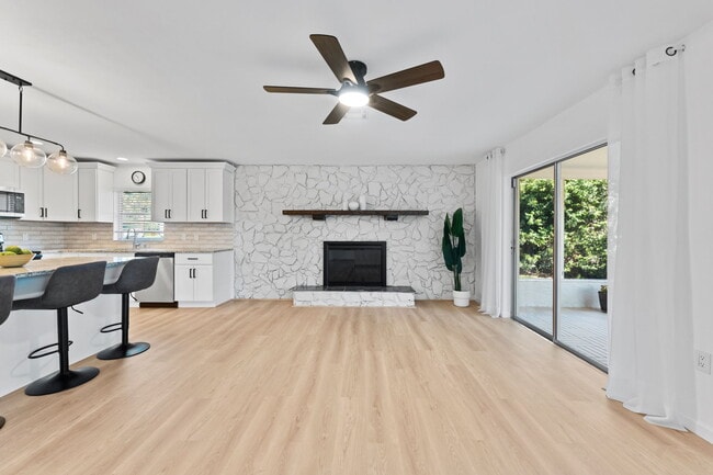 Building Photo - 8515 Indies Dr