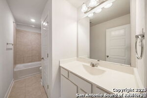 Building Photo - 2302 Castello Wy