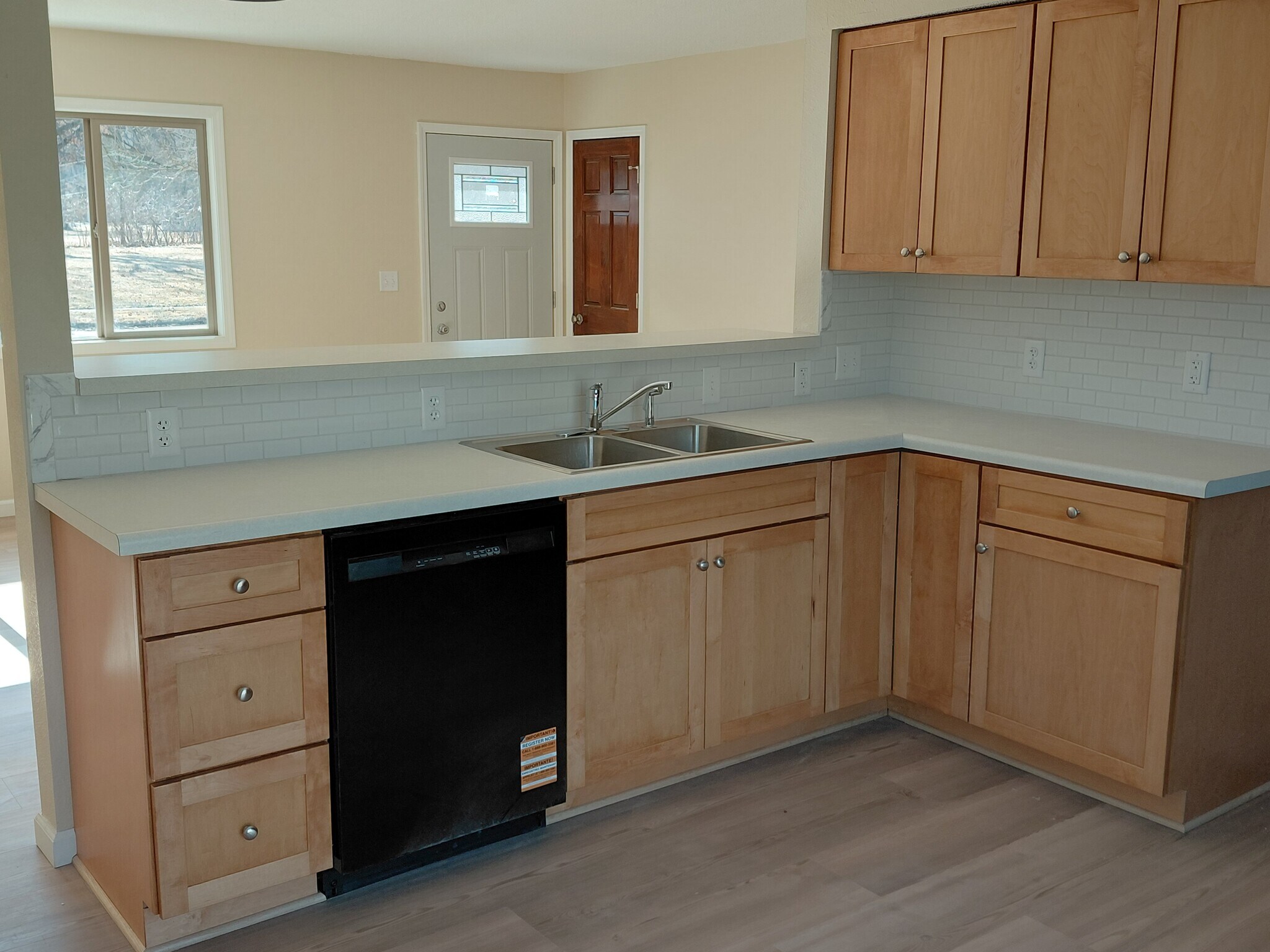All new cabinets, countertops ans dishwasher - 813 Eastmoor Dr