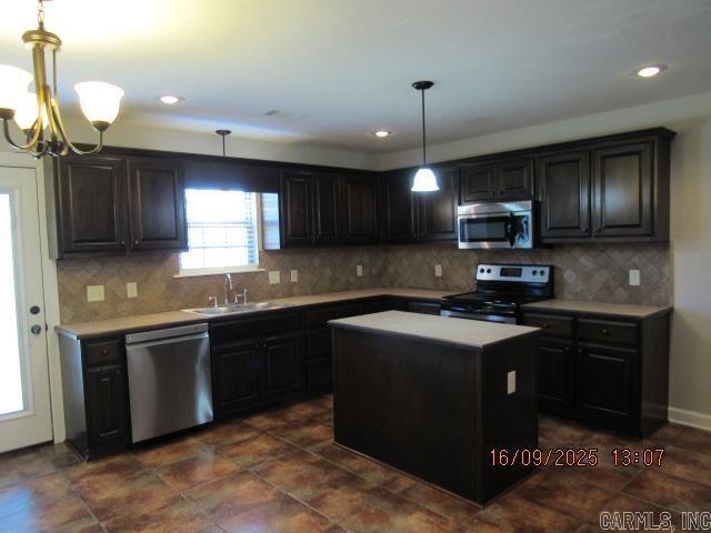 Building Photo - 41 Eaglebrook Dr