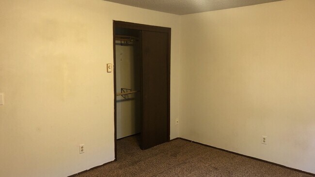 Building Photo - 2125 NW Turner Dr