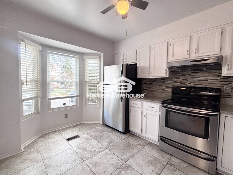 Building Photo - 2861 Schoolhouse Cir