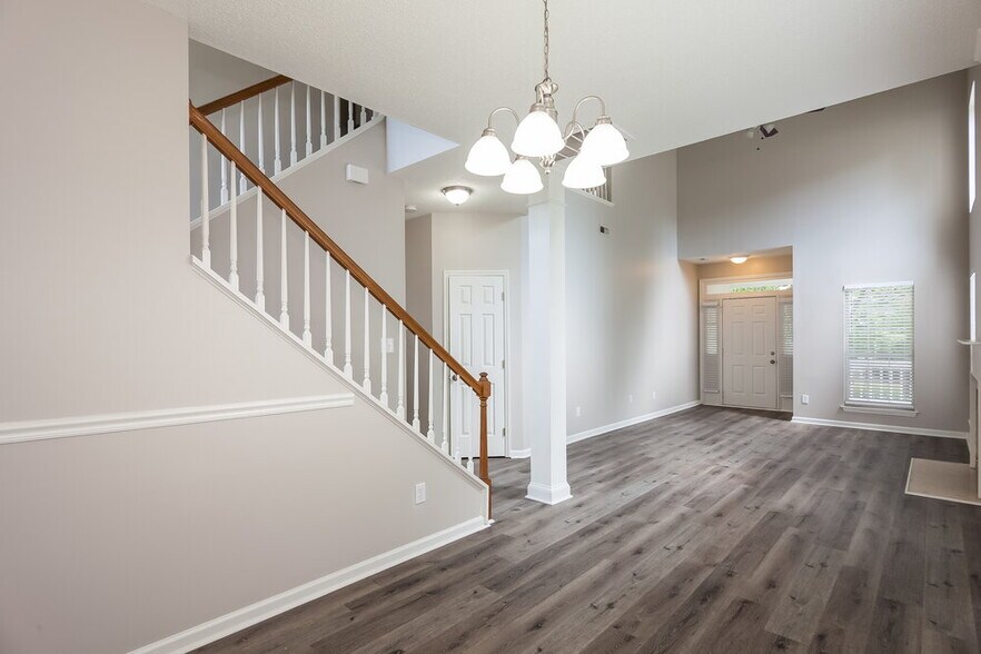 Building Photo - 9105 Eaker Ct