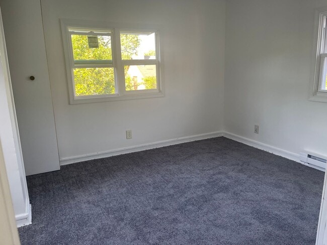Building Photo - Beautiful Updated 3/1 Twin Home in a Great...