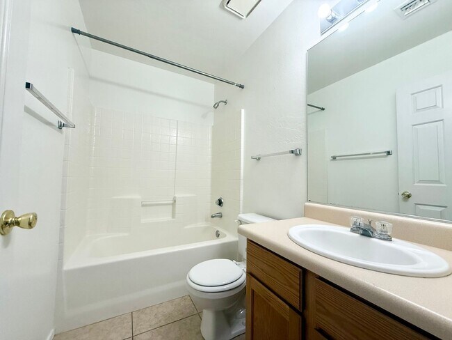 Building Photo - 4461 N Moccasin Cir