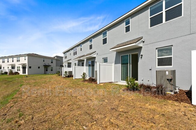 Building Photo - 999 Spring Palms Lp