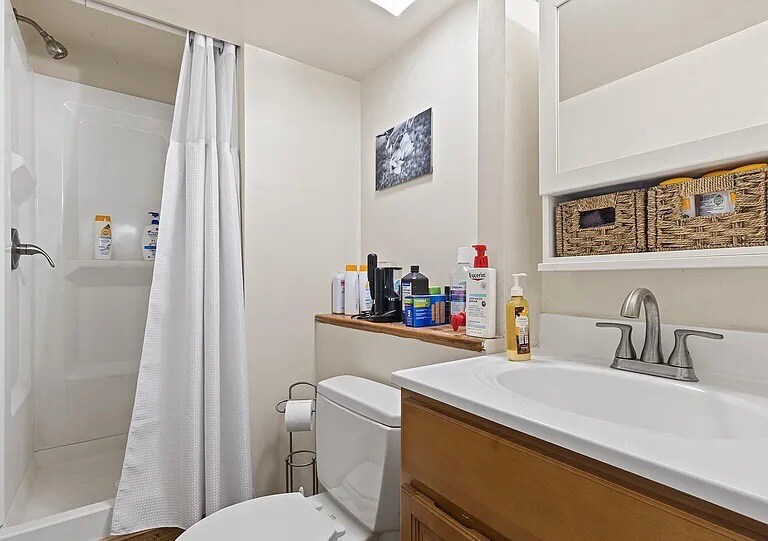 Building Photo - 15202 Bernita Dr