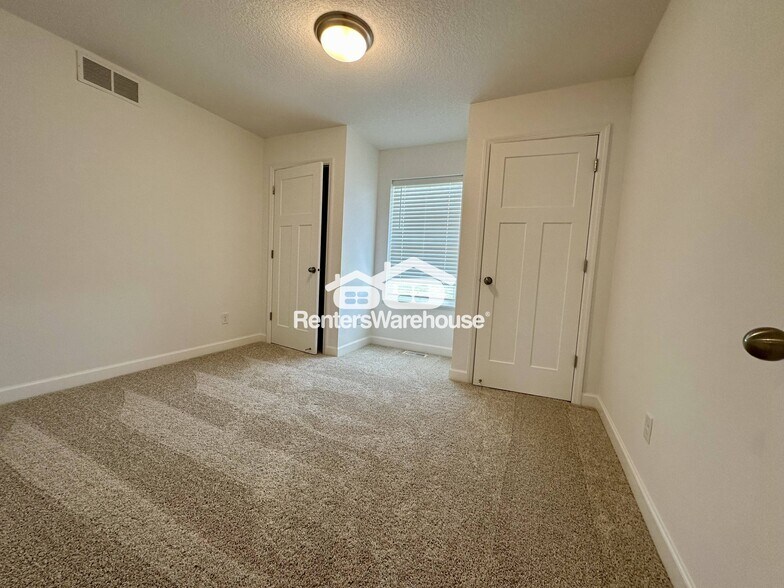 Building Photo - 1065 Jubert Dr
