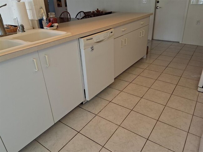 Building Photo - 9142 Cotswald Way