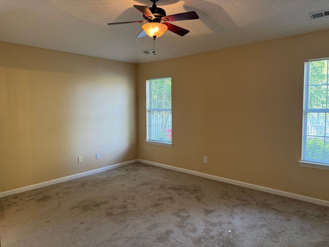 Building Photo - Three Bedroom Ranch in Cornelius