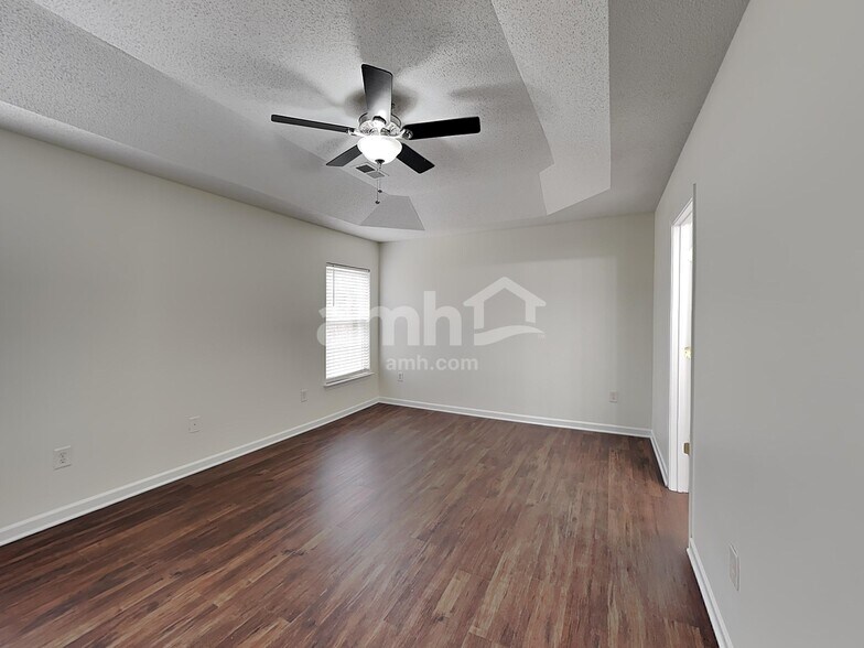 Building Photo - 108 Hampshire Dr