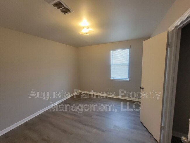 Building Photo - 4615 Renee St