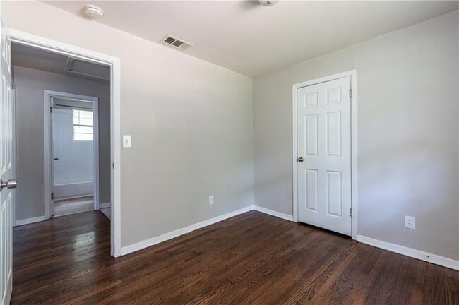 Building Photo - 3527 Bolfair Dr NW