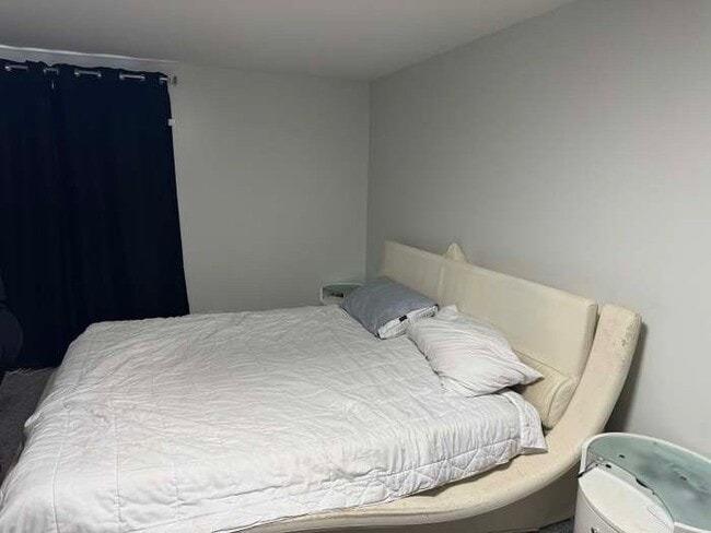 Building Photo - 11540 S Racine Ave