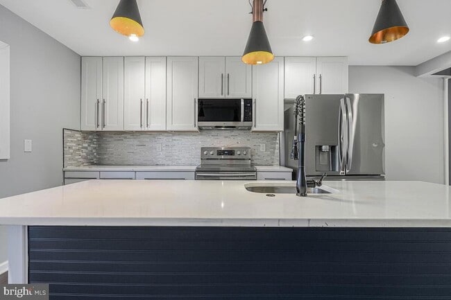 Building Photo - 312 57th St NE