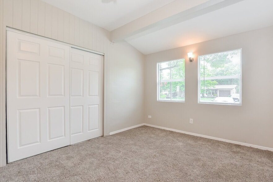 Building Photo - 1094 Whitewood Dr