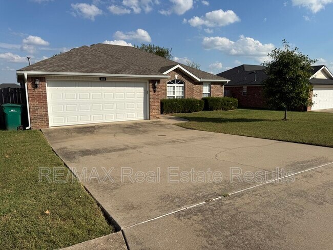 Building Photo - 420 Spicewood Trail