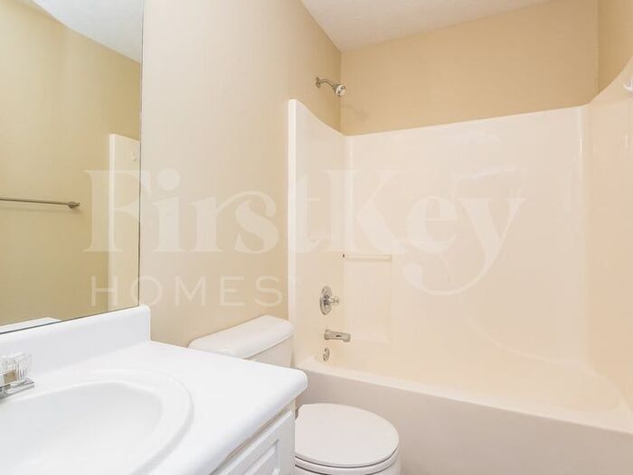 Building Photo - 176 Azalea Dr