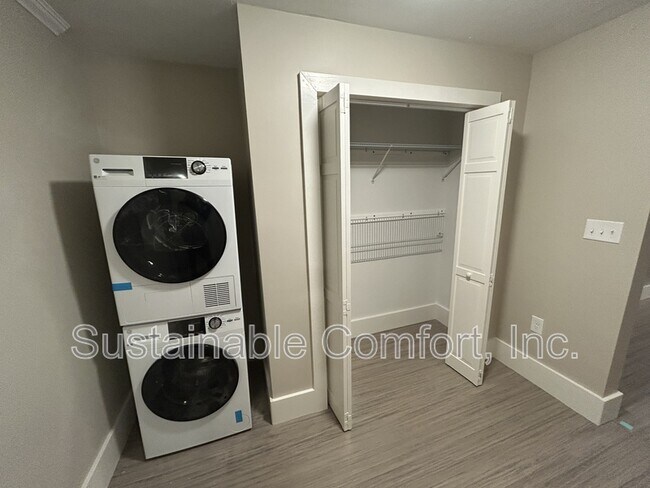 Building Photo - 12 Creston St