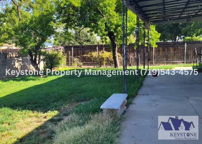 Building Photo - Pet Friendly! Sunset Park Rancher 3 Bedroo...
