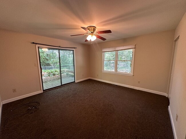 Building Photo - Single Family Home