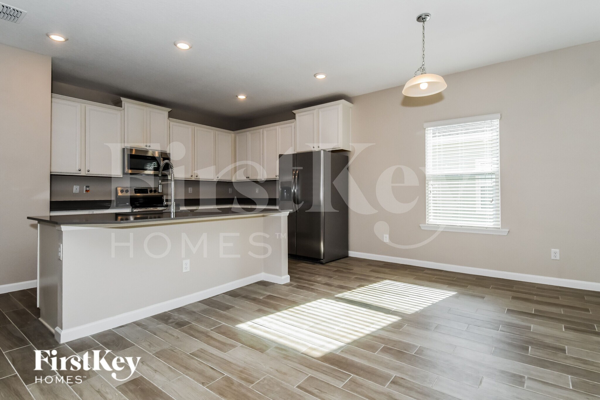 Building Photo - 15803 Douglas Lake Dr