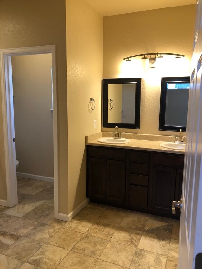 Building Photo - Very Nice 3 bed, 3 bath 2 car Home on a cul-de-sac in Peyton with Mountain Views
