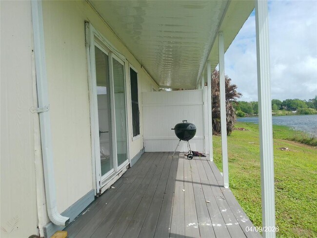 Building Photo - 1111 Cypress Gardens Blvd