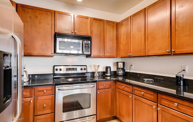 Building Photo - 9021 E Dry Creek Rd