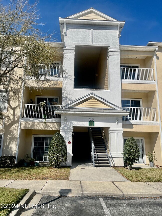 Building Photo - 8227 Lobster Bay Ct
