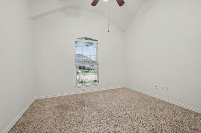 Building Photo - 1707 Briarhollow Dr