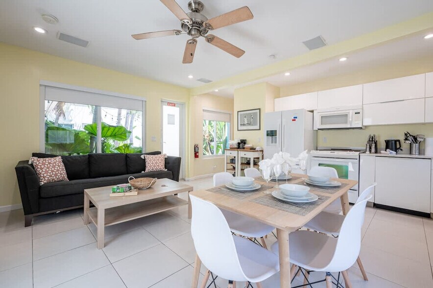 Primary Photo - 316 Oregon St