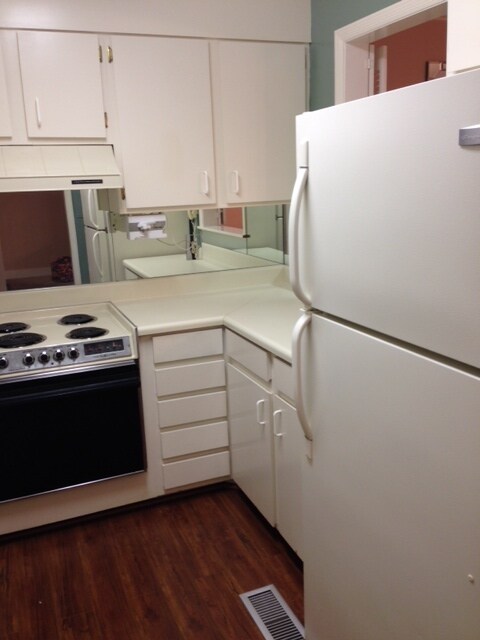 Building Photo - 802 Vestavia Villa Ct