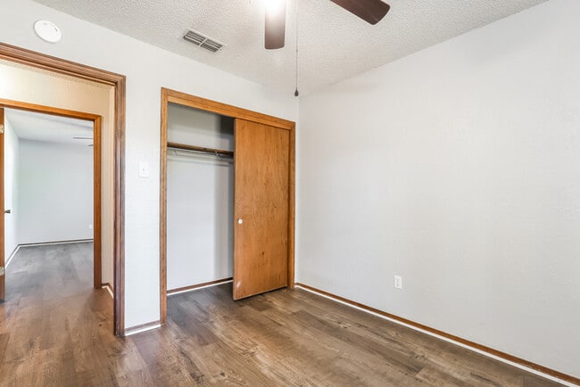 Building Photo - 896 Hacienda Dr