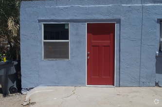 Building Photo - 3825 Trowbridge Dr