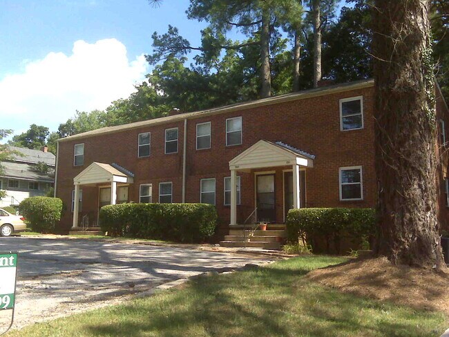 Building Photo - 2905 Wade Ave