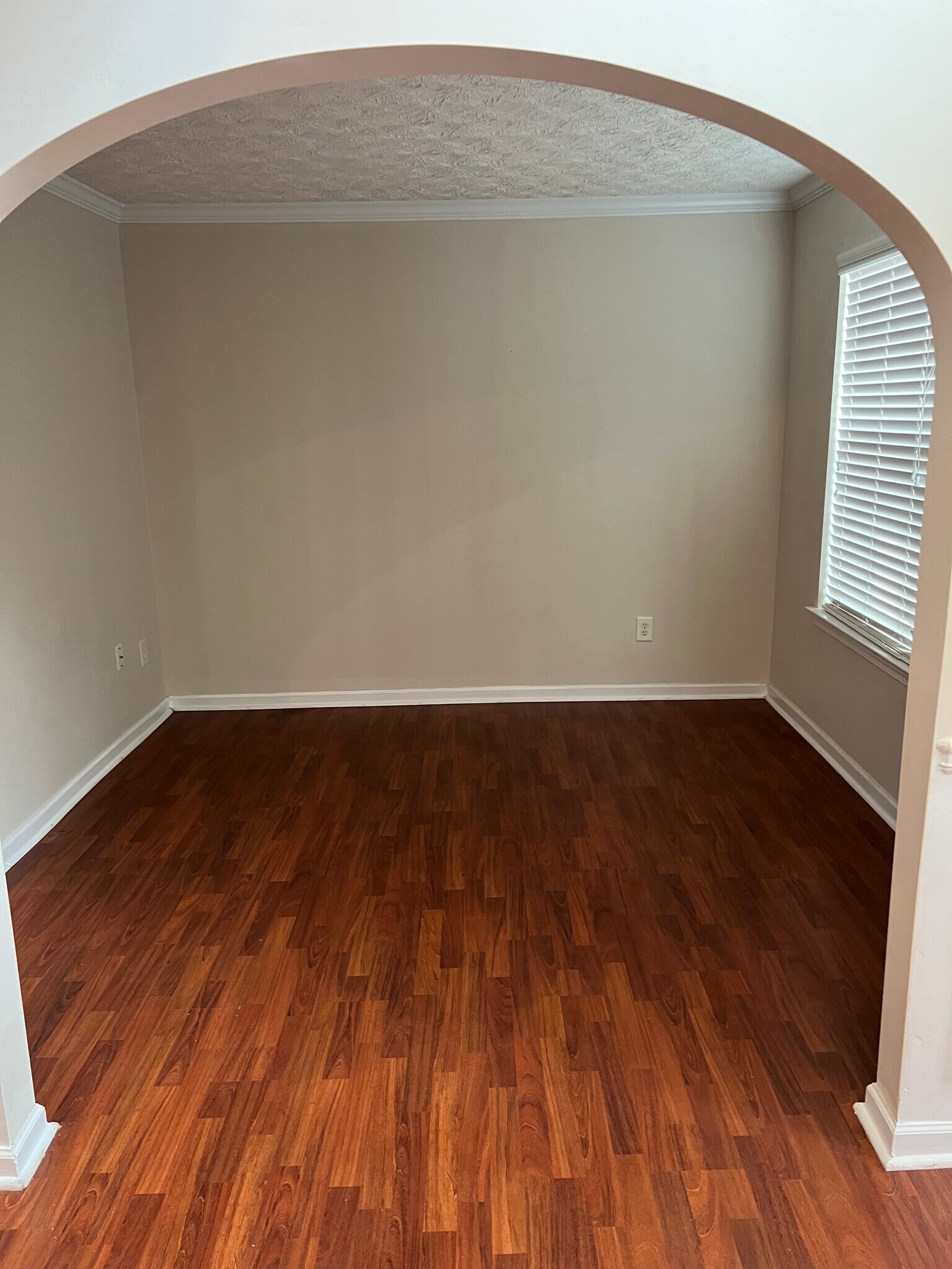 Building Photo - 827 Hannah Ct