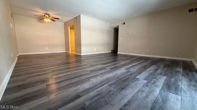 Building Photo - 1263 Lost Nation Rd